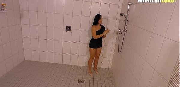  AMATEUR EURO - Ashley Dare Jean Pallett - German Lonely Wife Bangs With Plumber On Her Bathroom